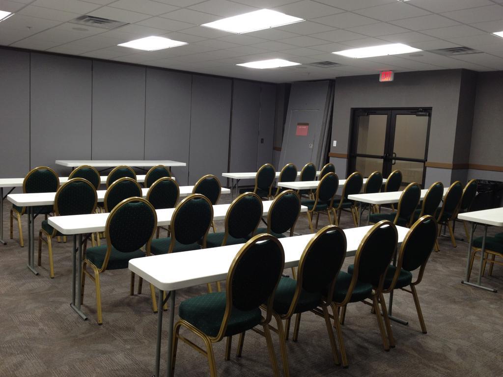 Boarders Inn & Suites By Cobblestone Hotels - Grand Island Extérieur photo