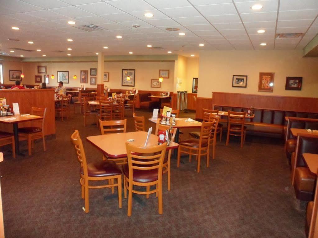 Boarders Inn & Suites By Cobblestone Hotels - Grand Island Extérieur photo