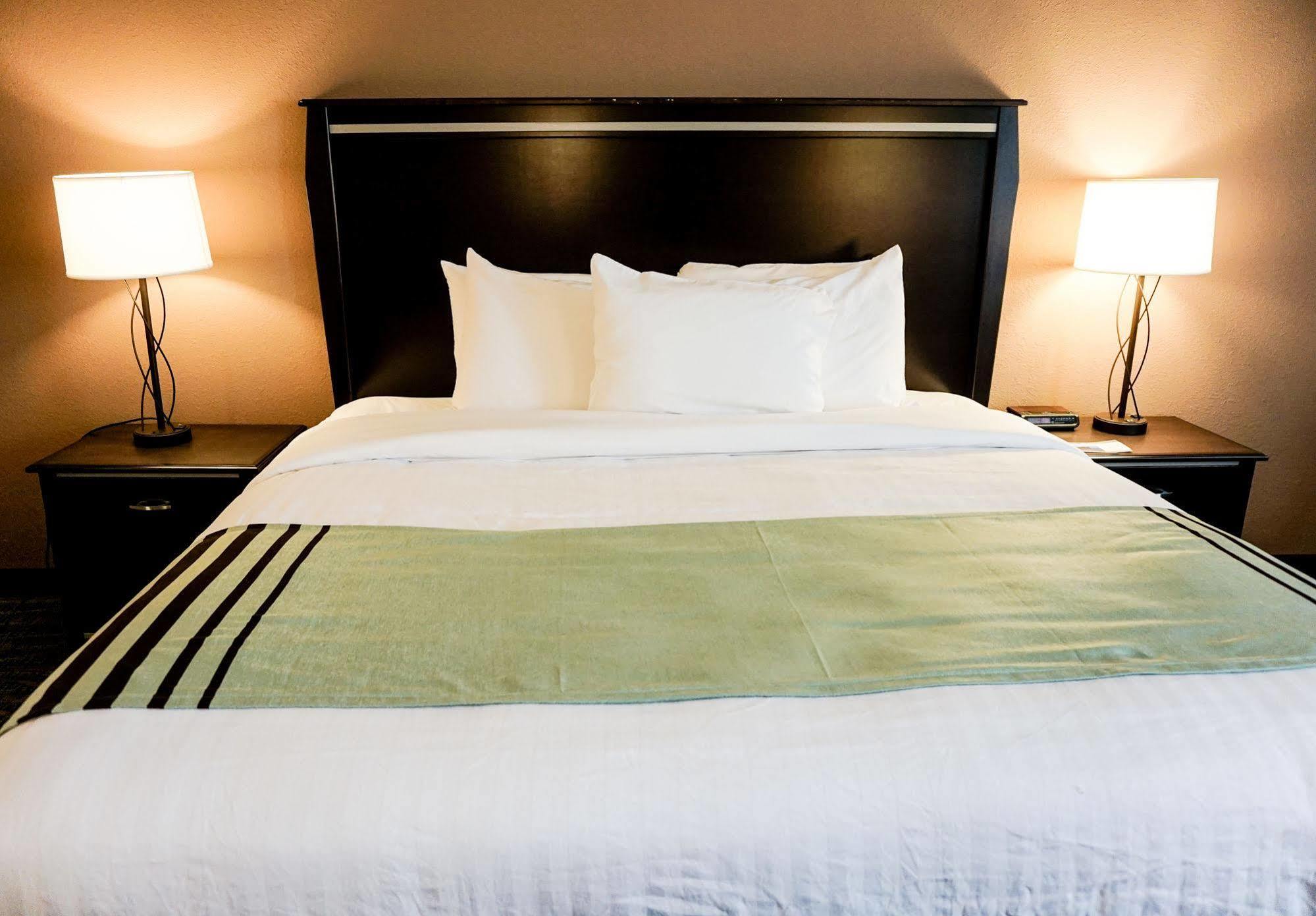 Boarders Inn & Suites By Cobblestone Hotels - Grand Island Extérieur photo