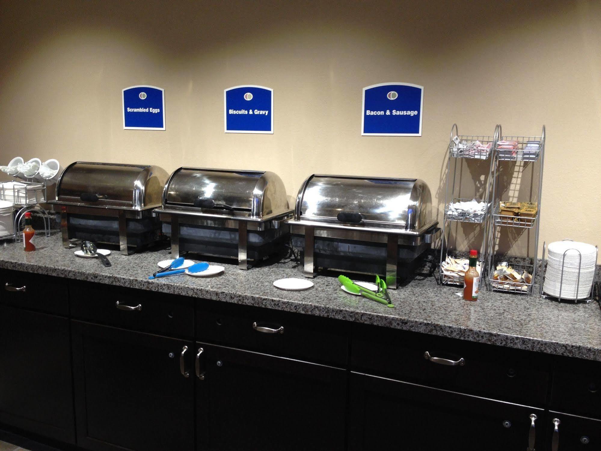 Boarders Inn & Suites By Cobblestone Hotels - Grand Island Extérieur photo