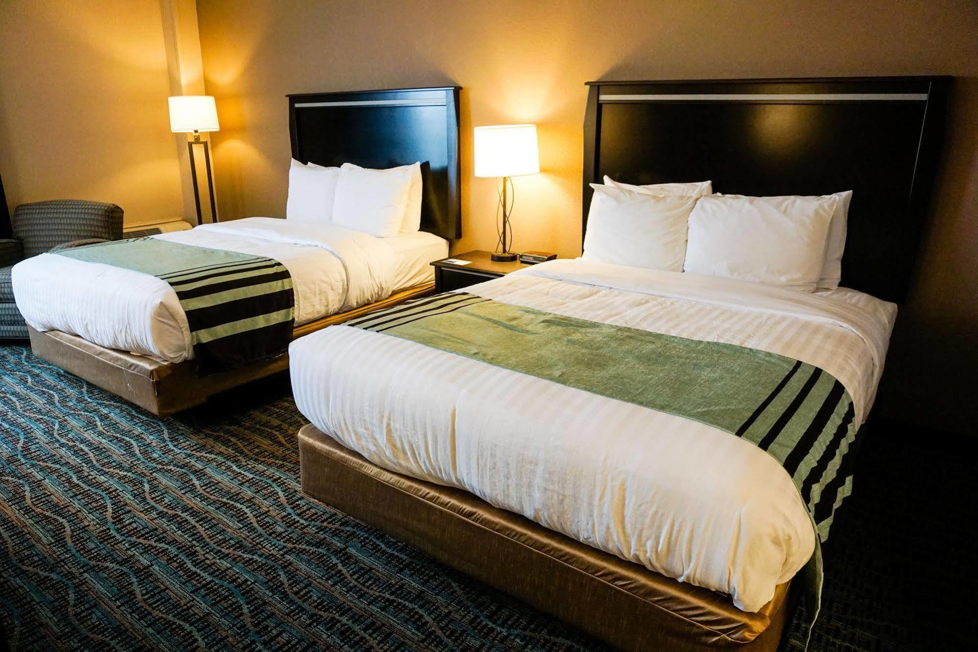 Boarders Inn & Suites By Cobblestone Hotels - Grand Island Extérieur photo